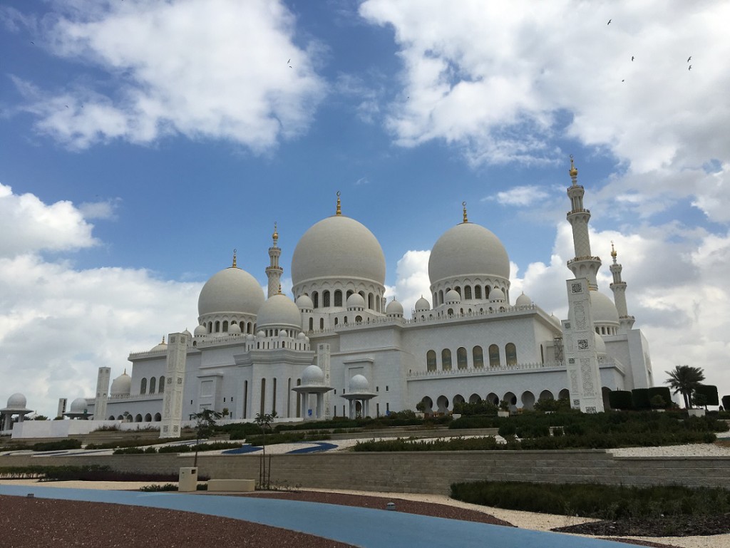 The Sheikh Zayed Grand Mosque on a sunny day