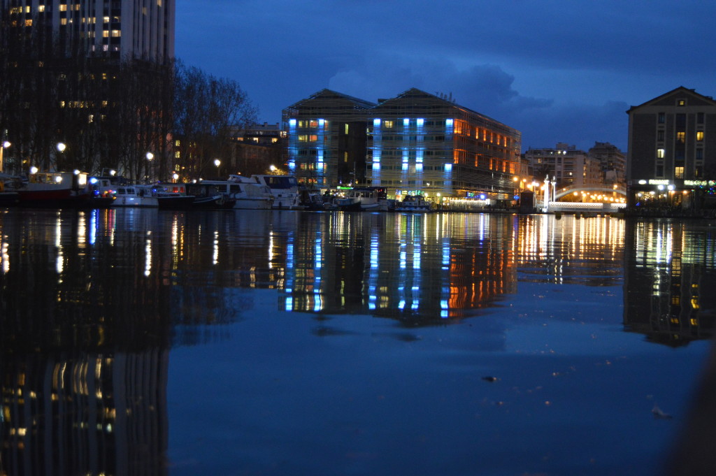 Bassin del la Villete at night