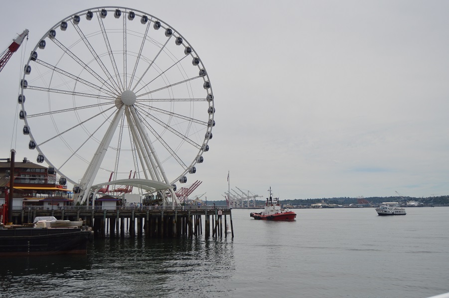 The Seattle Great Wheel and Sound