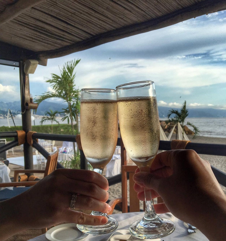 champagne-toast-at-sunset-in-puerto-vallarta