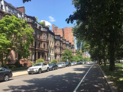 beautiful-brownstones-along-commonwealth-avenue-in-boston
